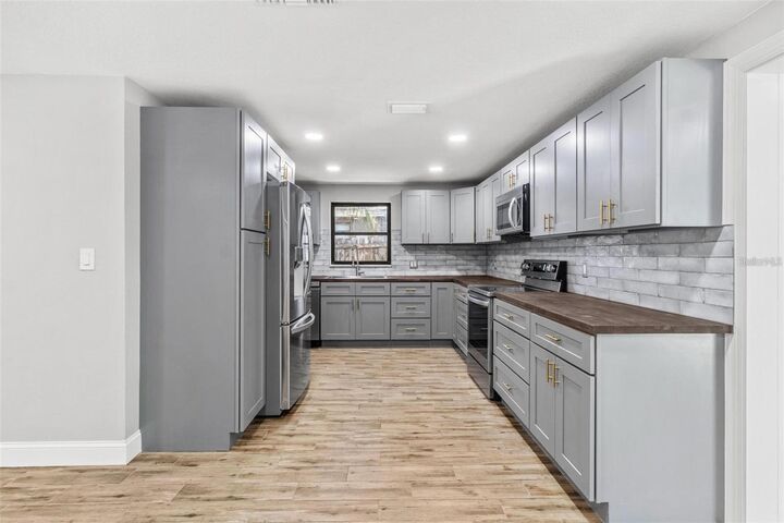 Property Photo: 8648 78th Place FL 33777