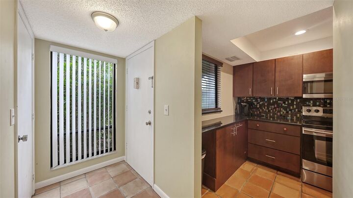 Property Photo:  1708 Glenhouse Drive 314  FL 34231 
