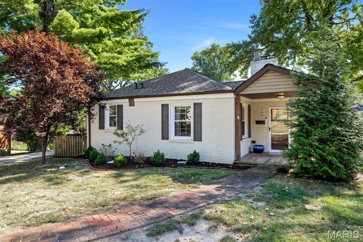 Property Photo: 404 Cannonbury Drive MO 63119