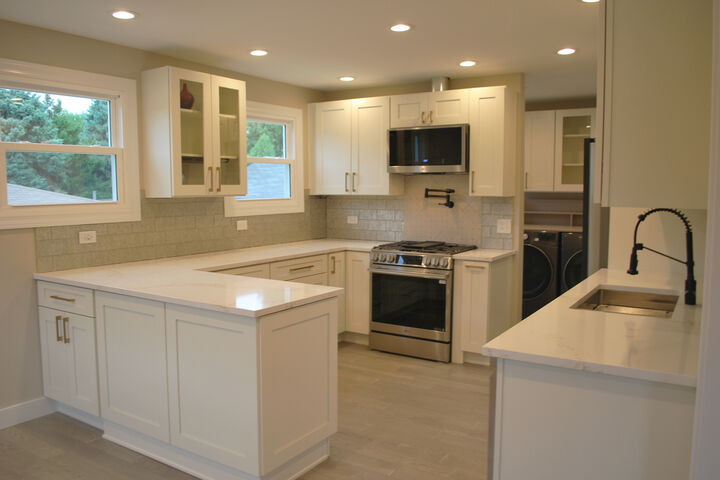 Property Photo:  11418 S Avon Avenue  IL 60803 