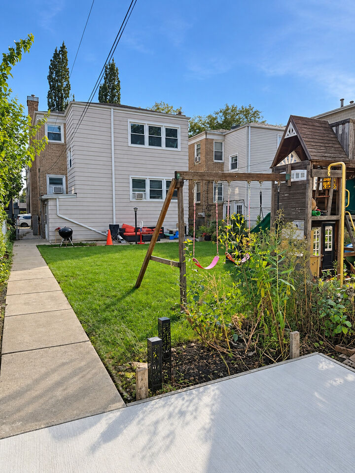 Property Photo:  5670 W Higgins Avenue 2  IL 60630 