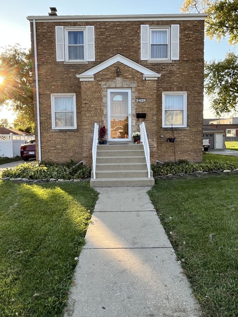 Property Photo:  2428 S 17th Avenue  IL 60155 