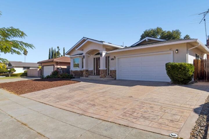 Property Photo: 6374 Wisteria Way CA 95129