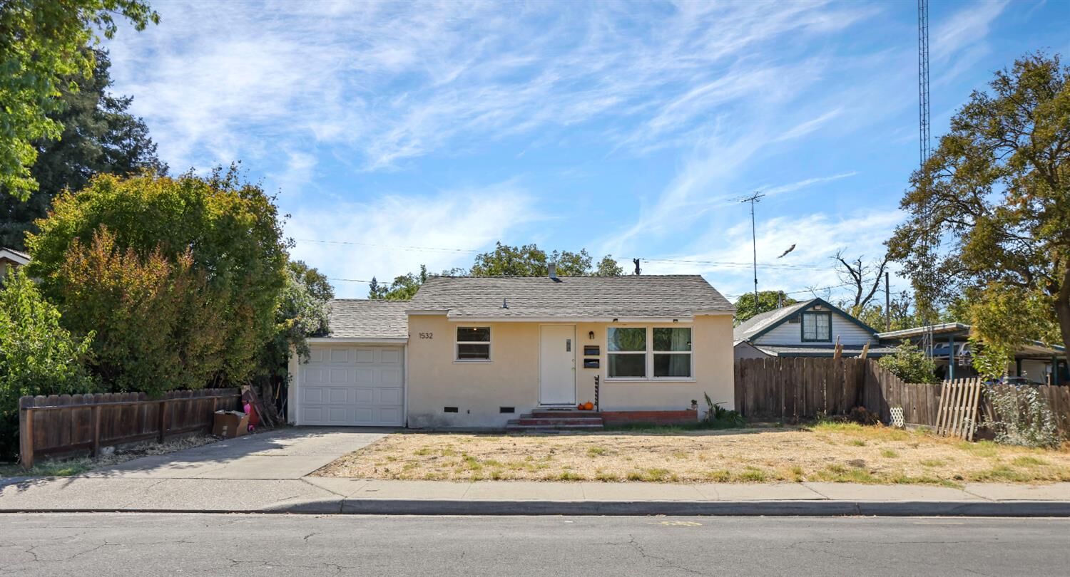 Property Photo: 1532 Teresa Street CA 95350