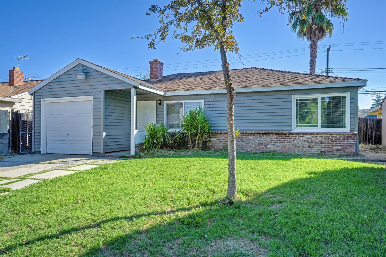 Property Photo:  4921 71st Street  CA 95820 