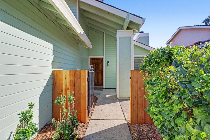 Property Photo:  466 De Mar Drive  CA 95831 
