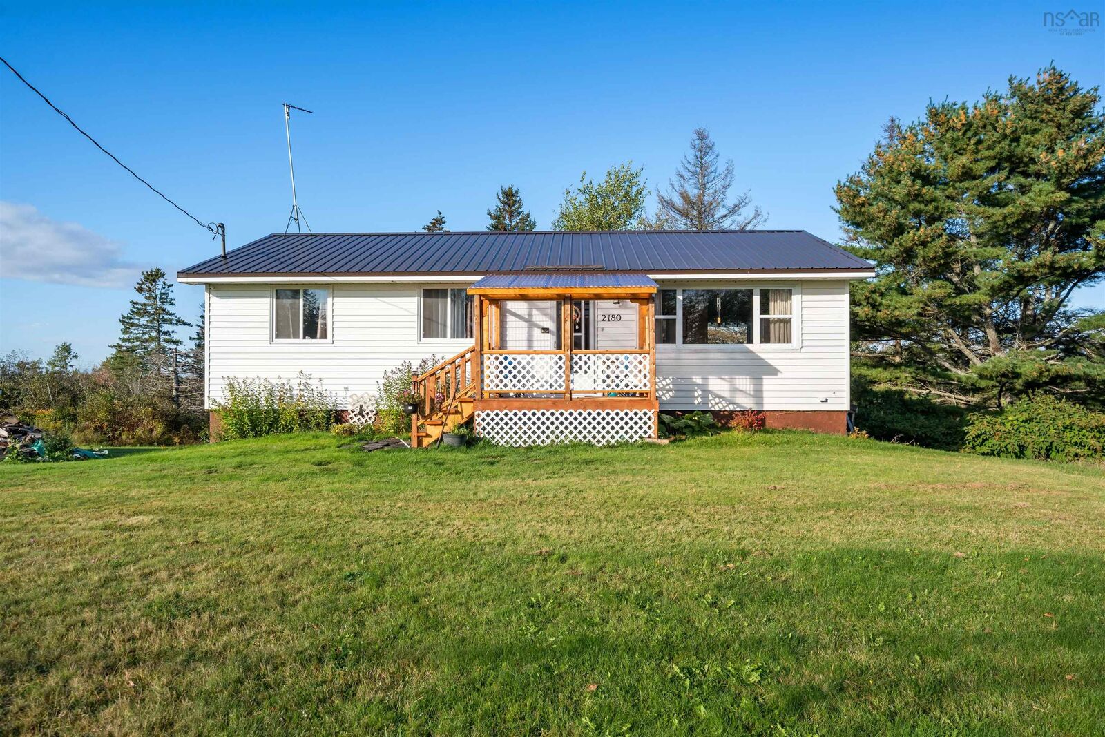 Property Photo: 2180 Highway 4 NS B0M 1G0