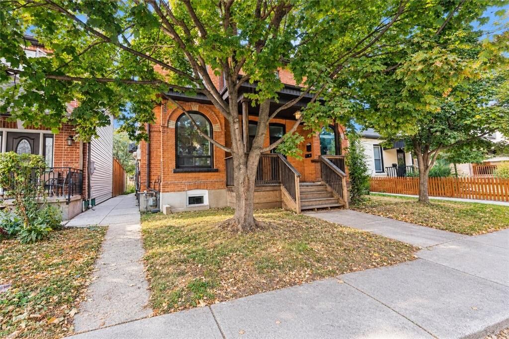 Property Photo:  25 Grove Street 3  ON L8N 1P4 