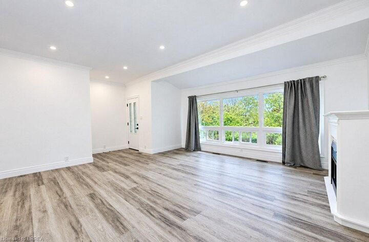 Property Photo:  65 Broadway Street W 1  ON N3L 2S7 