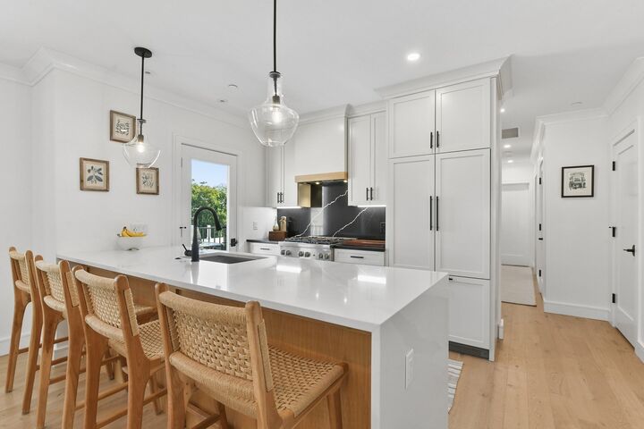 Property Photo:  57 Saratoga St 8  MA 02128 