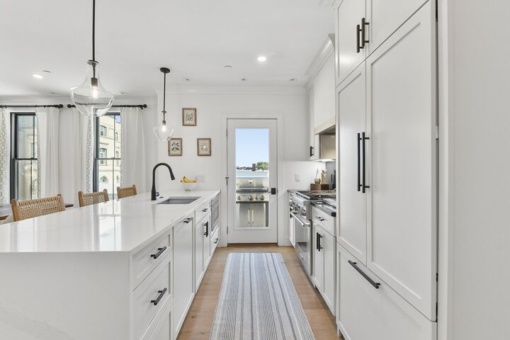 Property Photo:  57 Saratoga St 8  MA 02128 