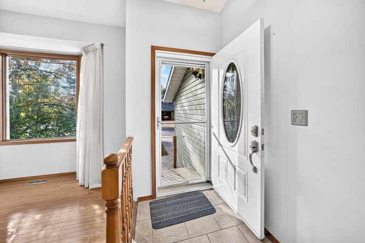 Property Photo:  64 Edforth Crescent NW  AB T3A 3X4 