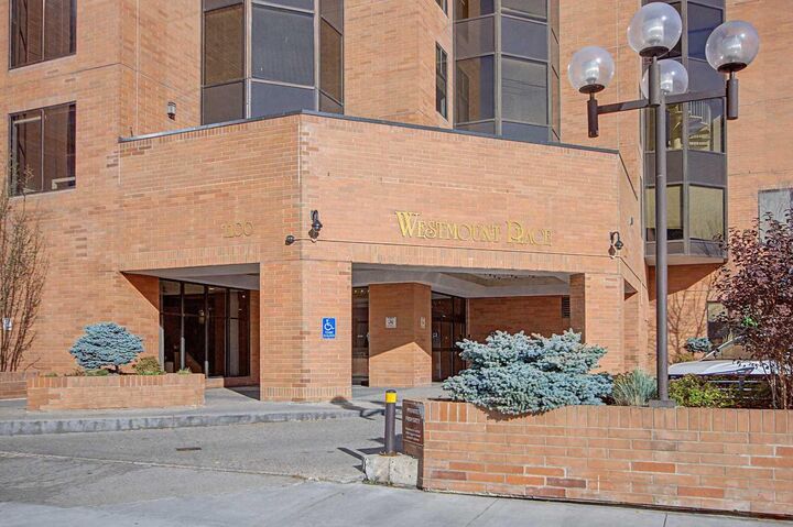 Property Photo:  1100 8 Avenue SW 2003  AB T2P 3T9 