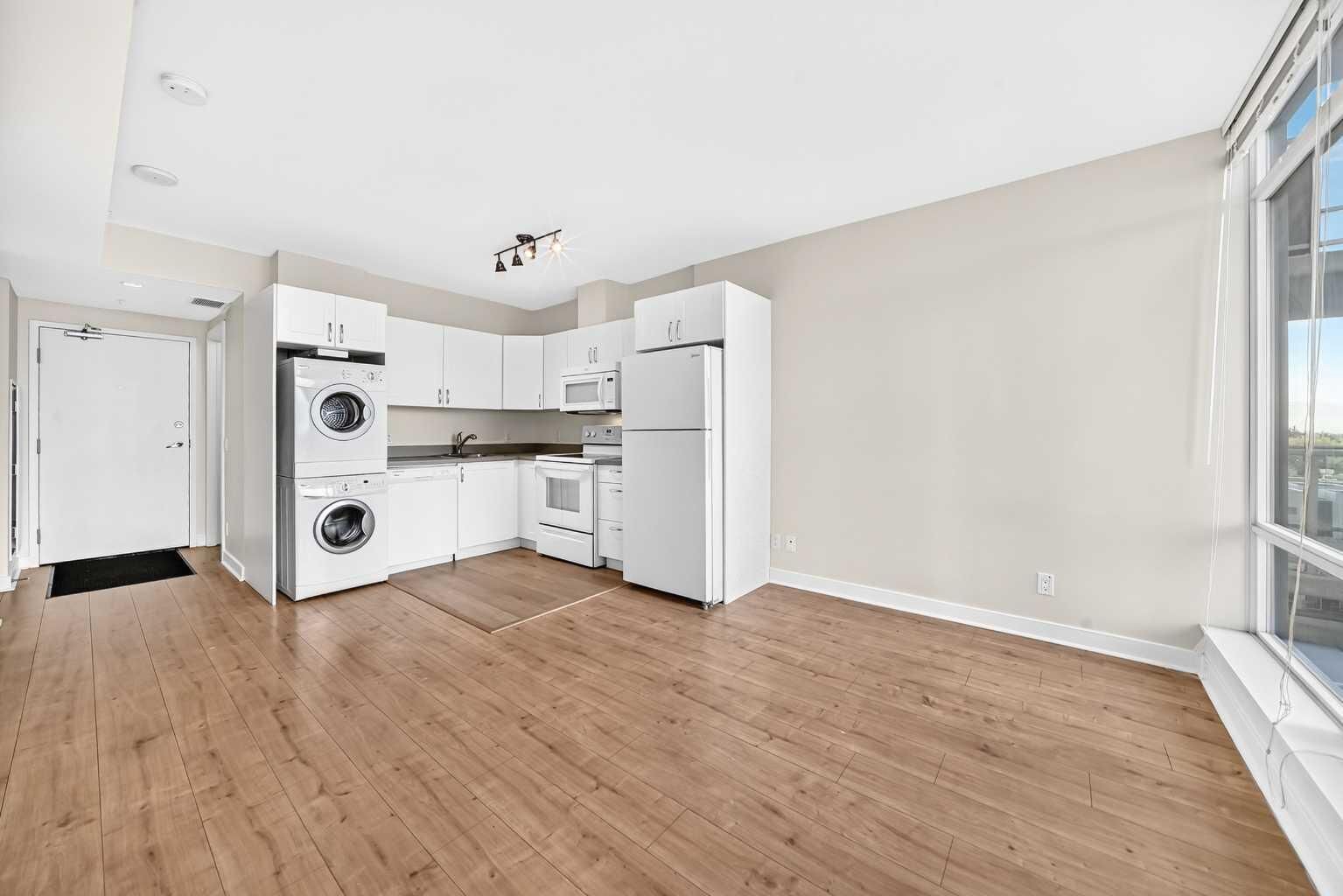 Property Photo:  30 Brentwood Common NW 502  AB T2L 2J9 