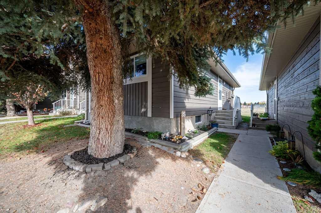 Property Photo:  14736 Deerfield Drive SE 35  AB T2J 5Y1 