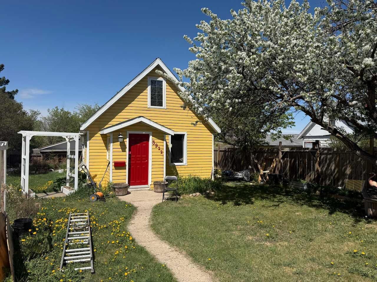 Property Photo:  3922A 46 Street  AB T4J 1B5 