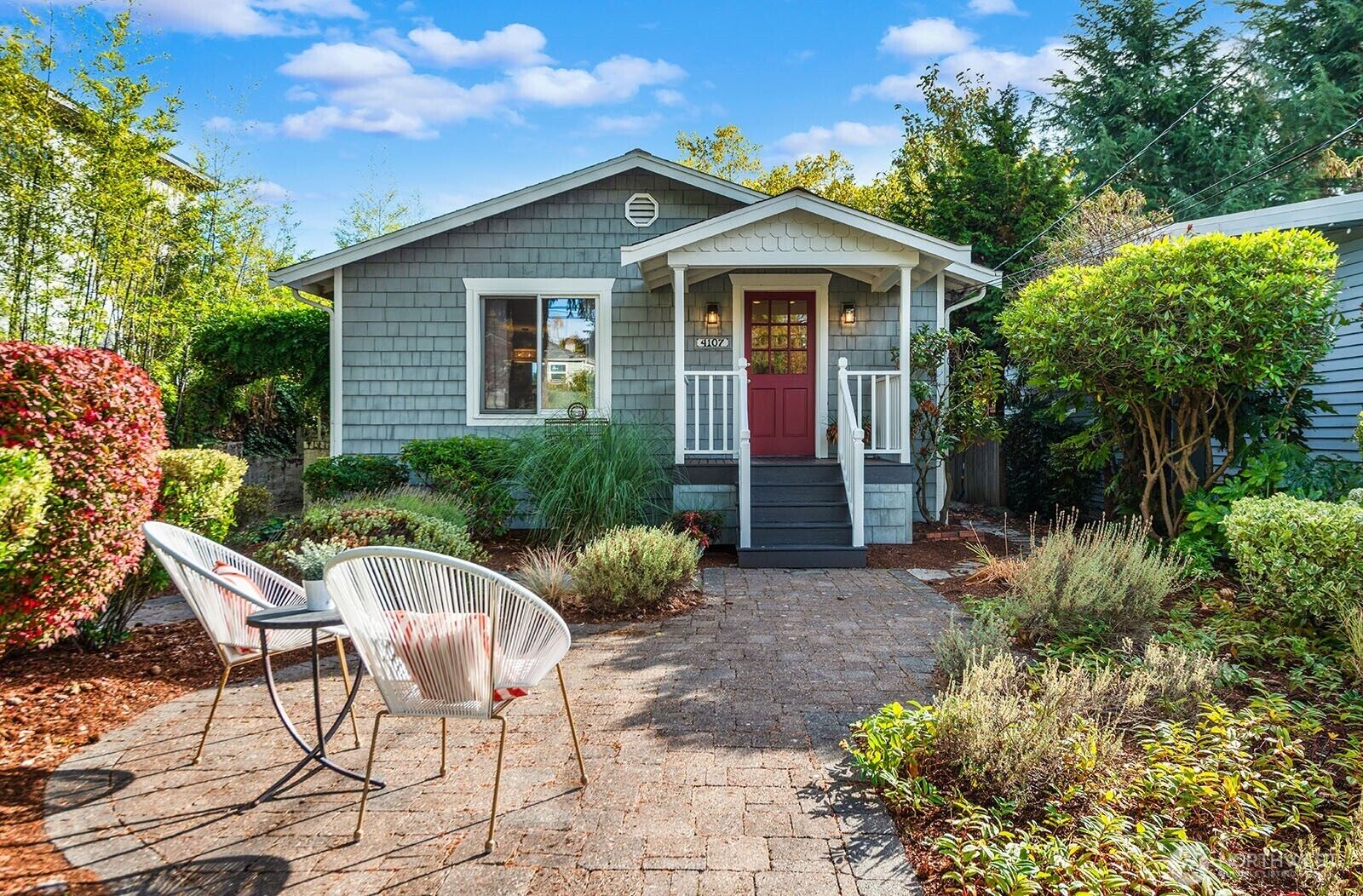 Property Photo:  4107 SW Southern Street  WA 98136 