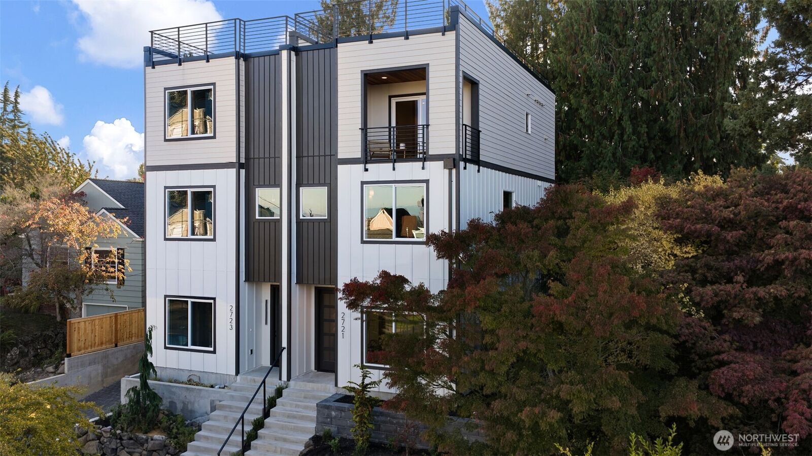 Property Photo: 2721 Belvidere Avenue SW WA 98126