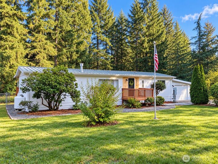 Property Photo:  20715  84th Avenue E  WA 98387 