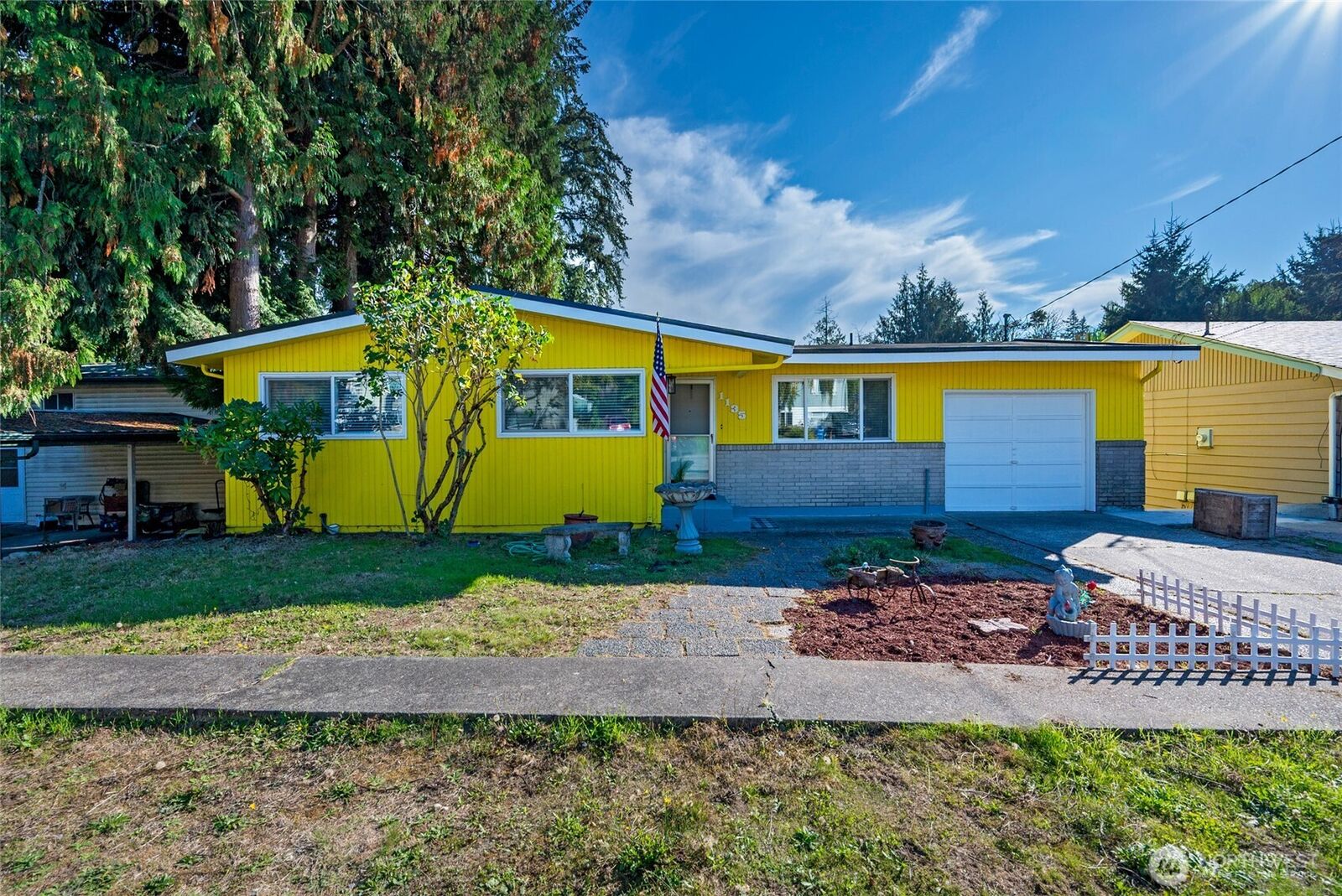 Property Photo: 1135 S 204th Street WA 98198