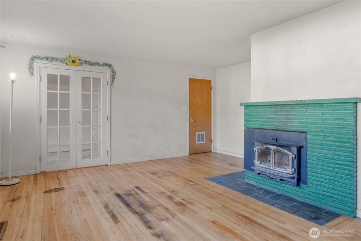Property Photo:  1211 N 173rd Street  WA 98133 