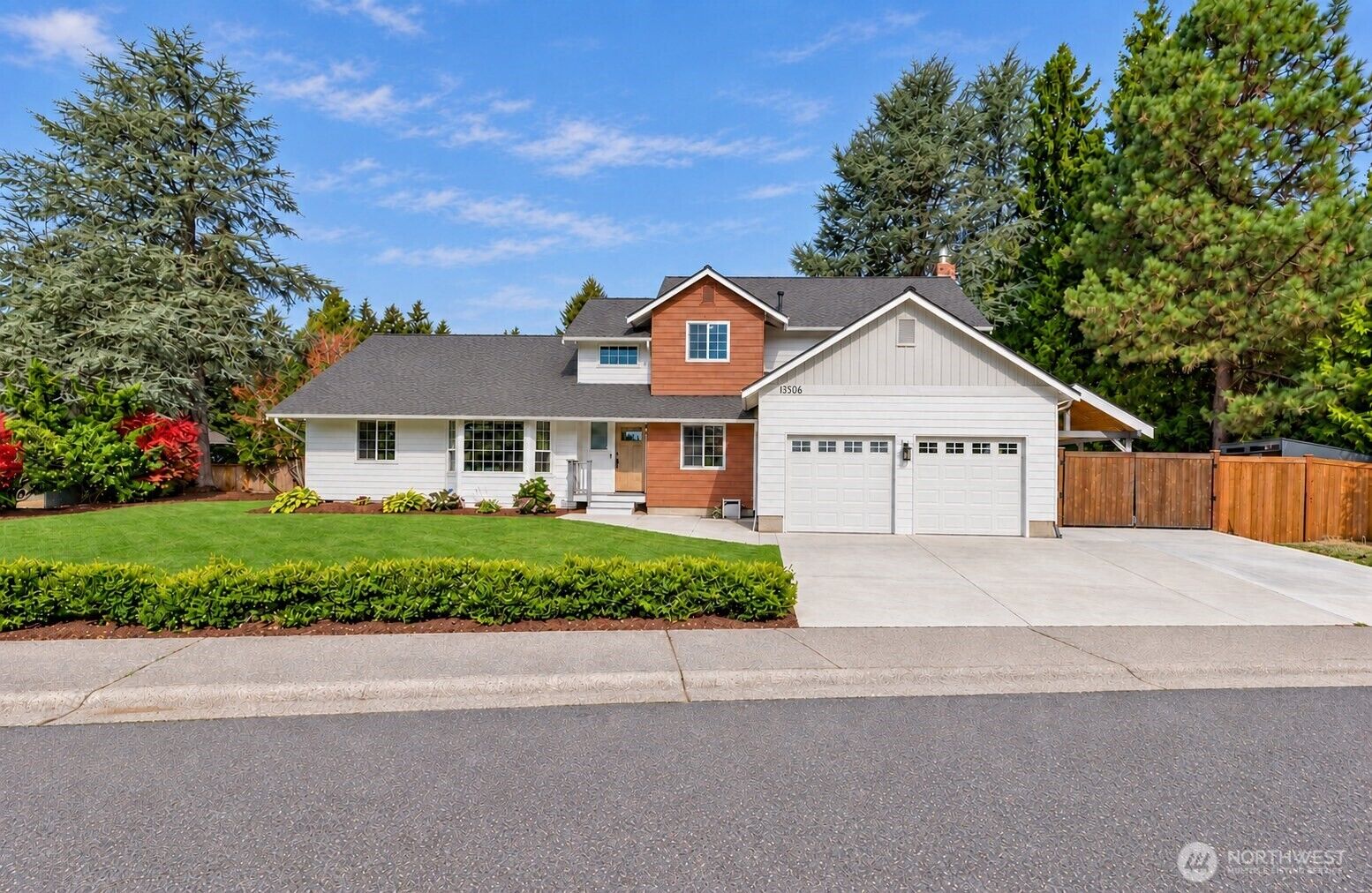 Property Photo: 13506 SE 189th Place WA 98058