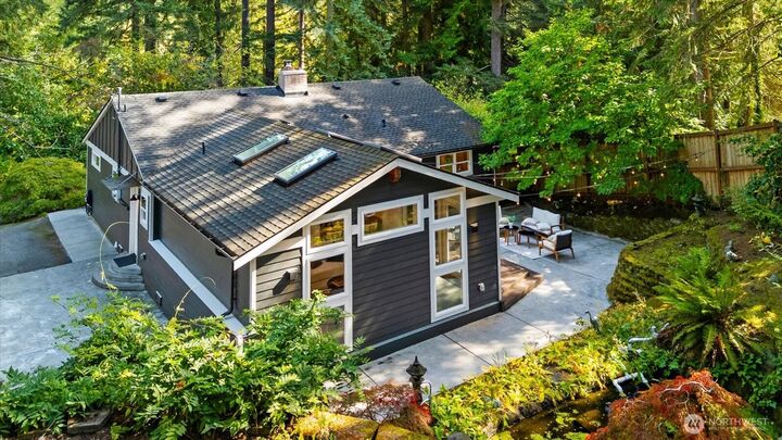 Property Photo:  18731  Ballinger (Off Private Road) Way NE  WA 98155 