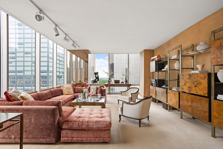 Property Photo:  641 5th Avenue 23A  NY 10022 
