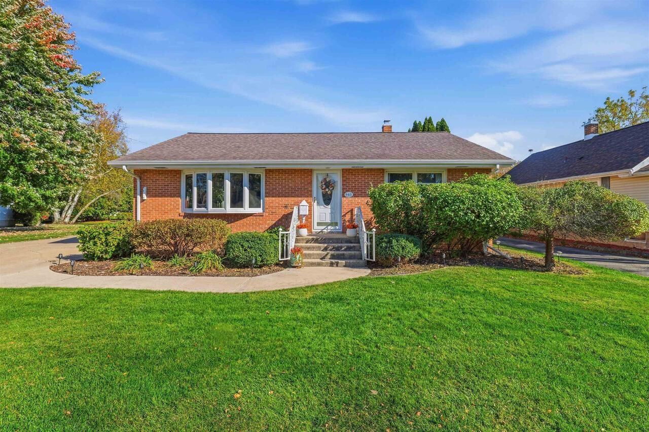 Property Photo: 943 Ransom Street WI 54971