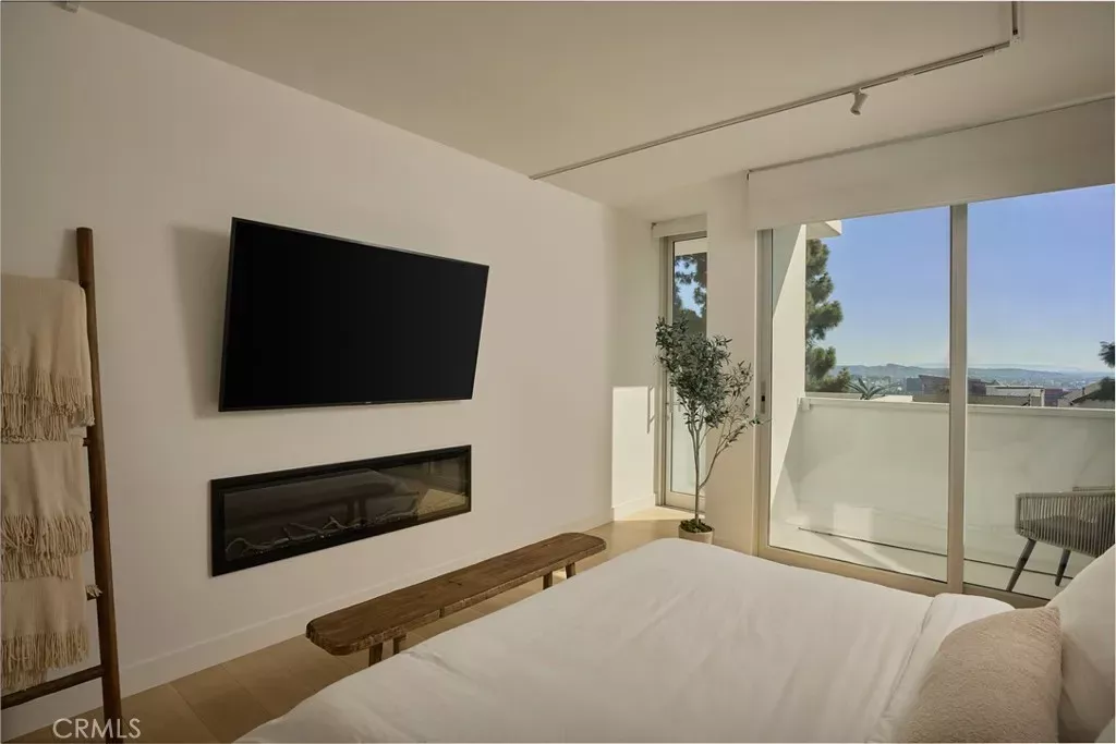 Property Photo:  8787 Shoreham Drive 105  CA 90069 