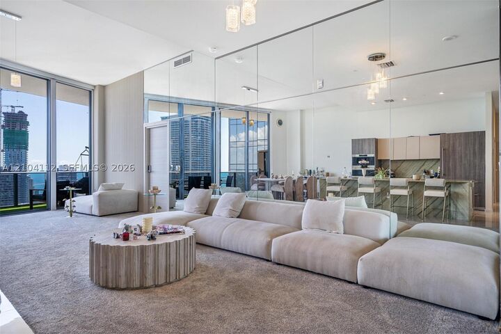 Property Photo:  801 S Miami Ave Mph 5702  FL 33130 