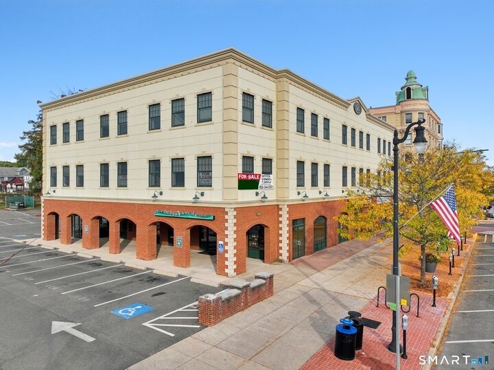 Property Photo:  575 Main Street 2  CT 06457 