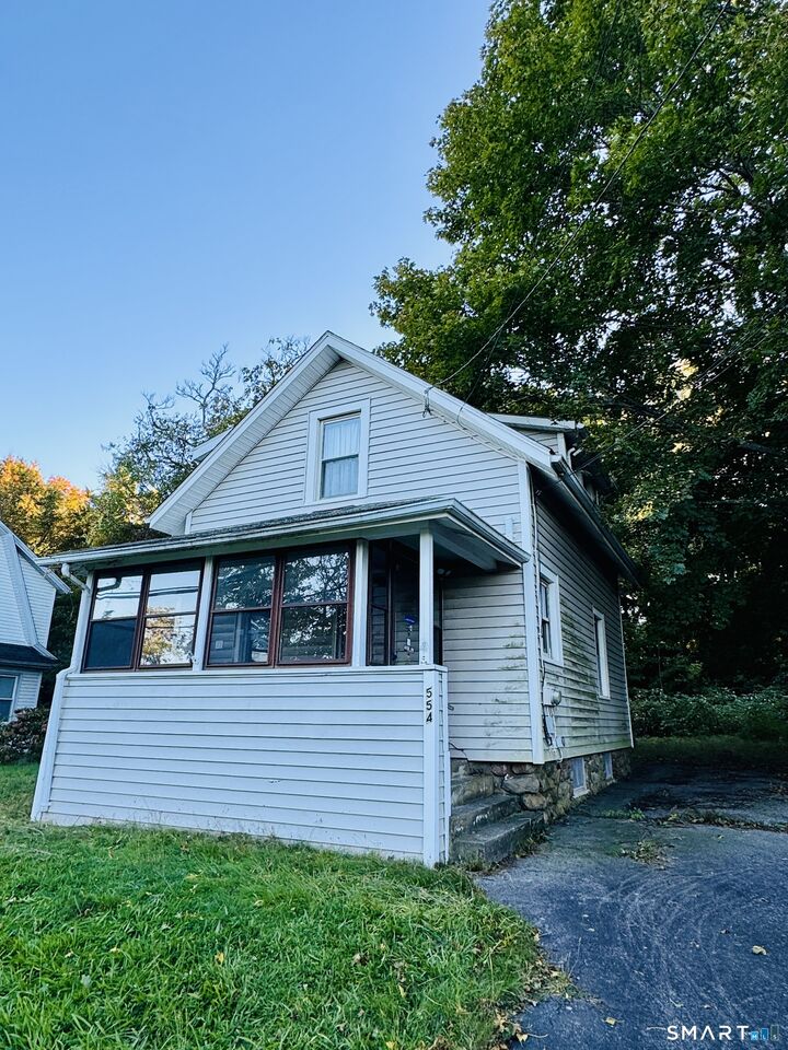 Property Photo:  
