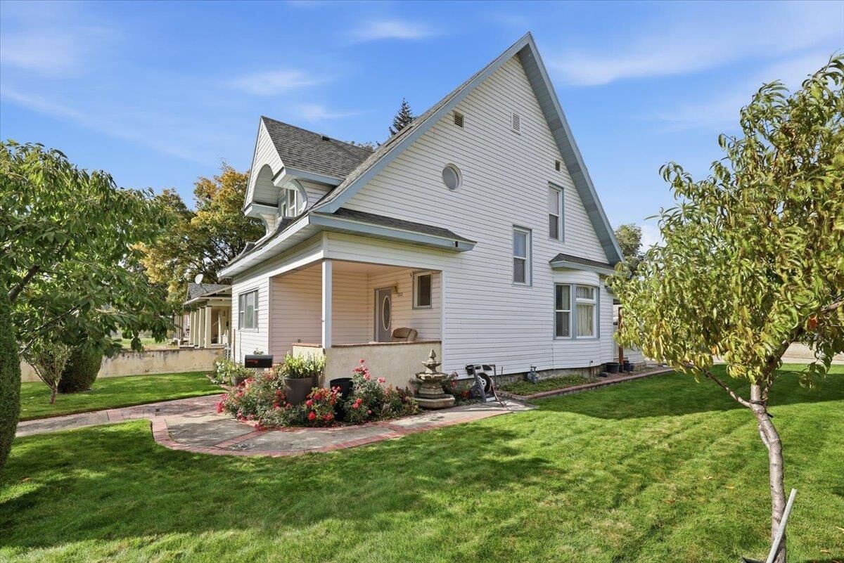 Property Photo: 1202 W Frederick Ave WA 99205