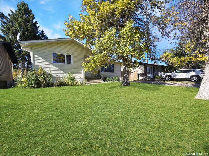 Property Photo:  366 Hudson Avenue  SK S0G 1S0 