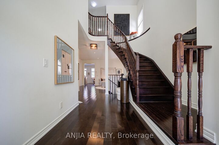 Property Photo:  68 Old Field Crescent  ON L9N 0A4 