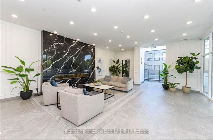 Property Photo:  71 Wyndham Street 403  ON N1E 5R3 