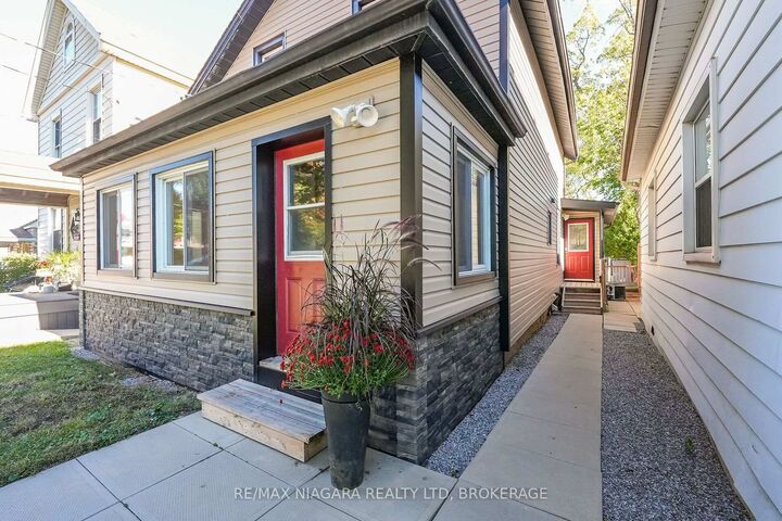 Property Photo:  15 Adelaide Street  ON L3M 1X2 