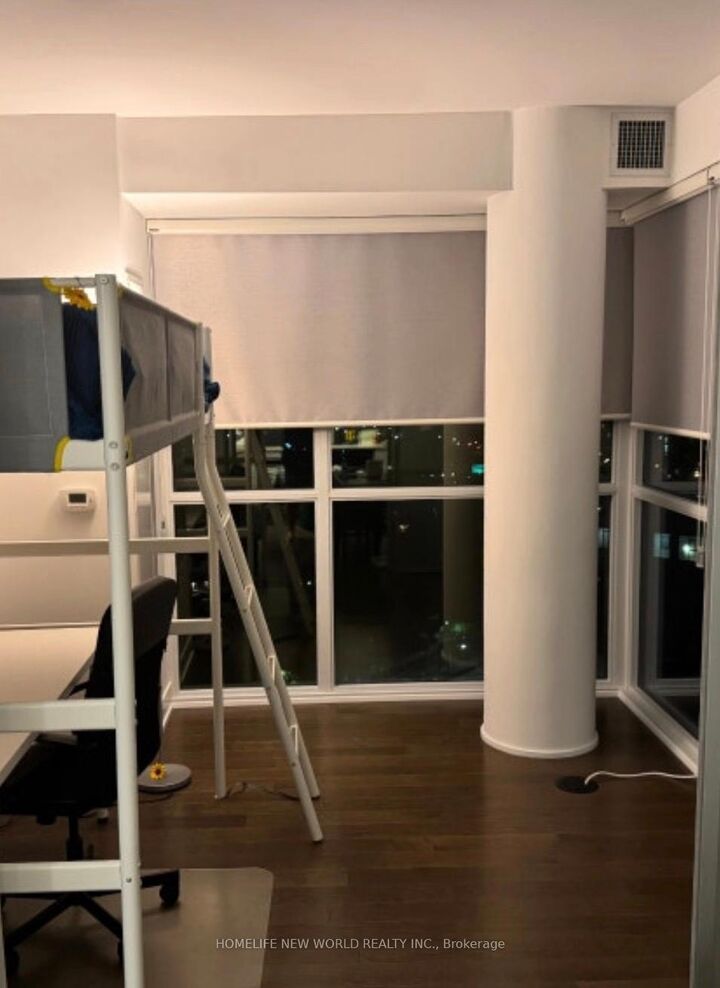 Property Photo:  181 Bedford Avenue 1708  ON M5R 0C2 