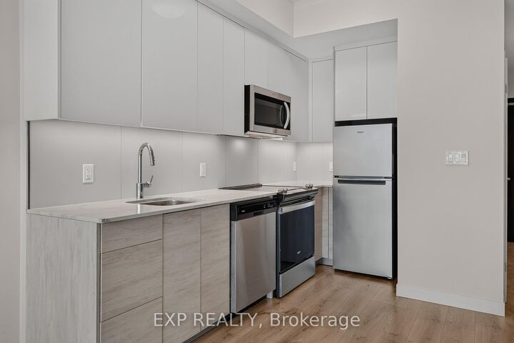 Property Photo:  60 Frederick Street 611  ON N2H 0C7 
