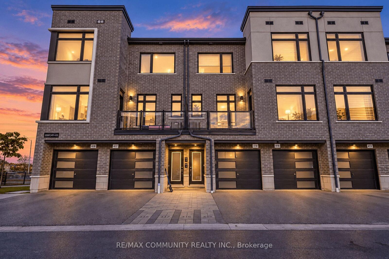 Property Photo:  2550 Castlegate Crossing 419  ON L1X 0H6 