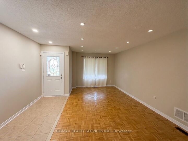 Property Photo:  4 Butterchurn Road  ON L6X 4V1 