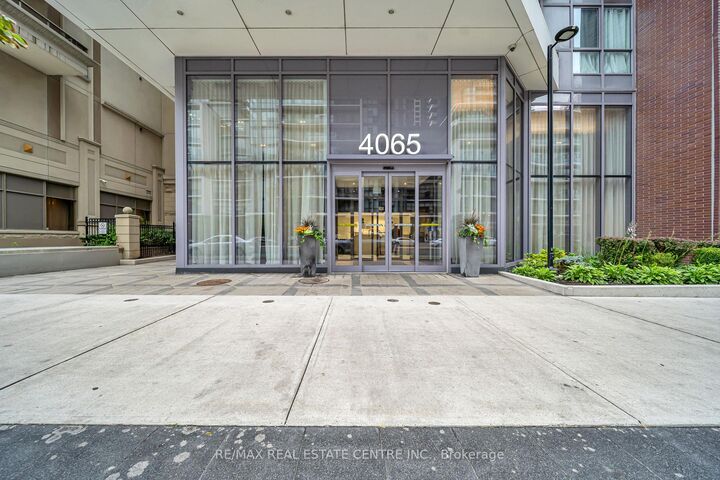 Property Photo:  4065 Confederation Parkway N 3803  ON L5B 4W1 