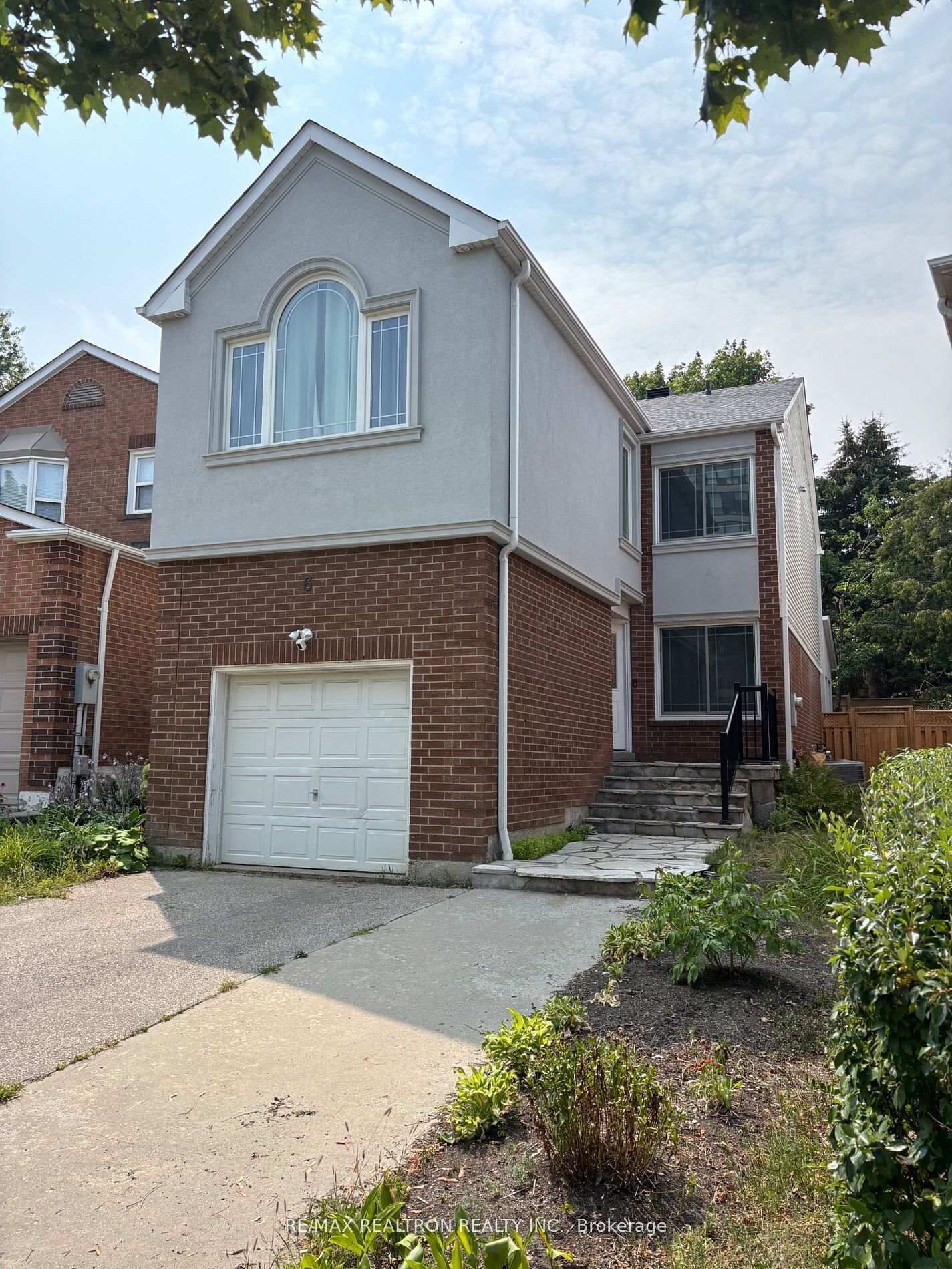 Property Photo:  6 Joanna Crescent  ON L4J 5E7 
