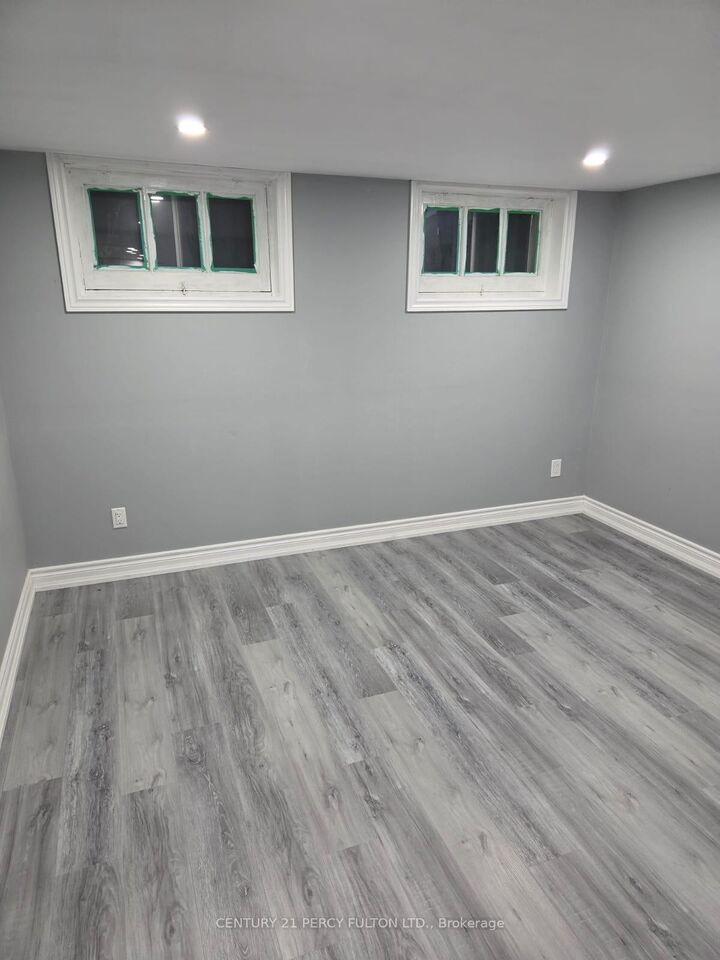 Property Photo:  158 Eastmount Street Bsmt  ON L1G 6K6 
