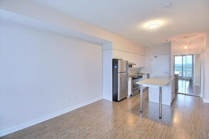 Property Photo: 29 Singer Court 2006 ON M2K 0B3