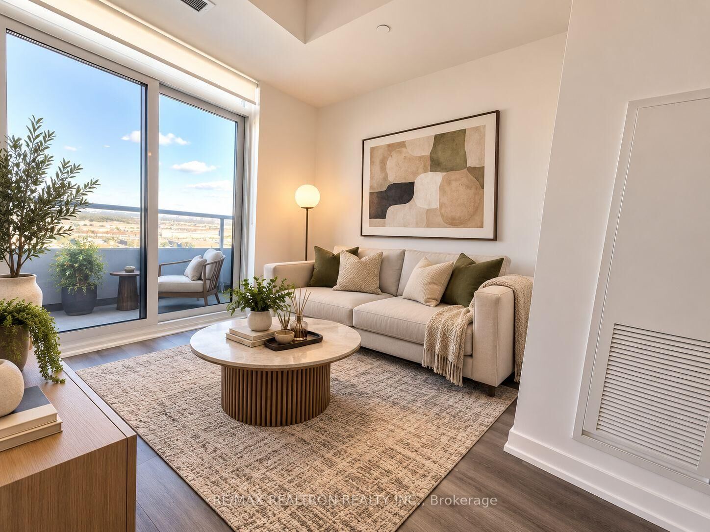 Property Photo:  5 Meadowdale Road 1802  ON L4K 0C7 