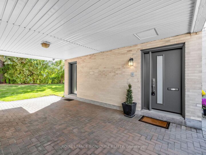 Property Photo:  25 Proudbank Millway N/A  ON M2L 1P3 