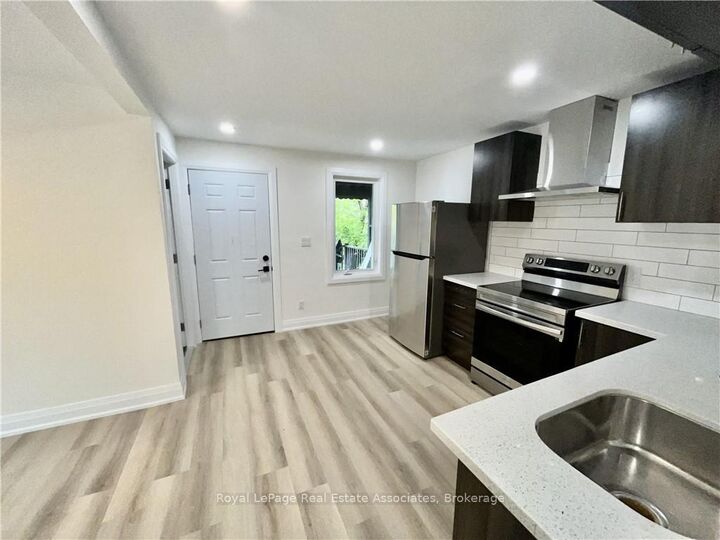 Property Photo:  289 Fairfield Avenue Upper  ON L8H 5H5 