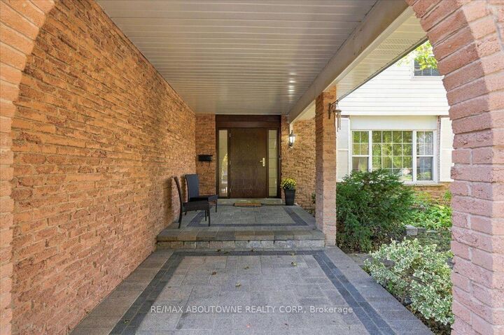 Property Photo: 1125 Grand Boulevard ON L6H 2X2